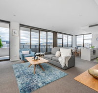 Oversized Luxe 1 Bedder - Amazing Barton - Gym - Accommodation VIC