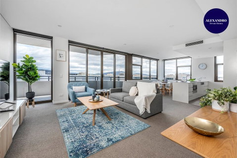 Oversized Luxe 1 Bedder - Amazing Barton - Gym - Accommodation VIC 0