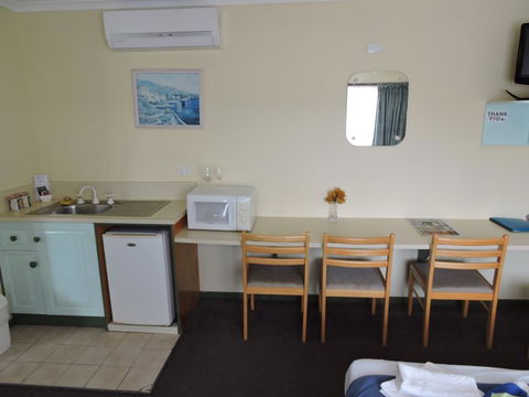 Pacific Motor Inn - Accommodation VIC 3