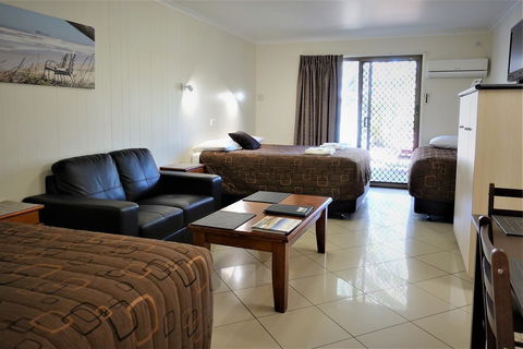 Pacific Palms Motor Inn - Accommodation VIC 1