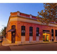 Pakenham Palace - Two bedroom converted warehouse apartment - Accommodation VIC