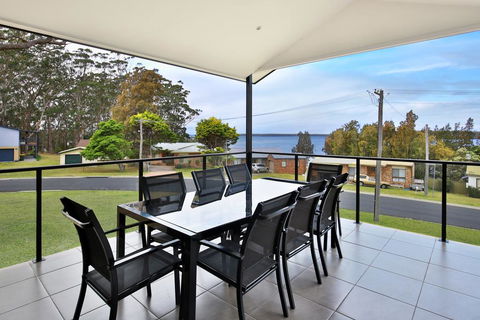 Panorama @ The Lake - Pet Friendly - 15 Mins To Hyams Beach - Accommodation VIC 0