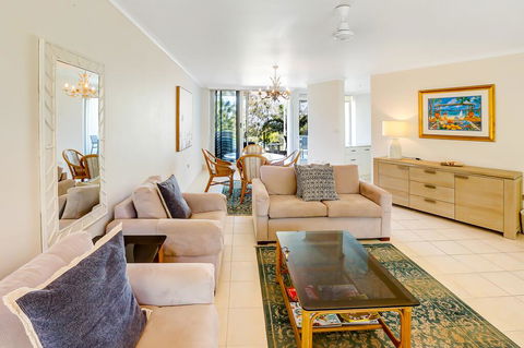 Paringa  -  Private Beachfront Apartments - Accommodation VIC 3