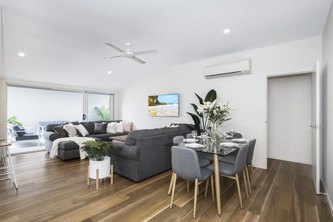 Park Avenue Terrace House Sleeps 9 - Accommodation VIC 1