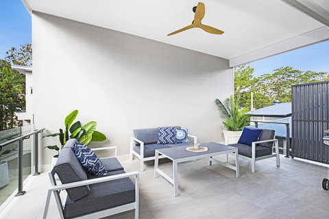 Park Avenue Terrace House Sleeps 9 - Accommodation VIC 2