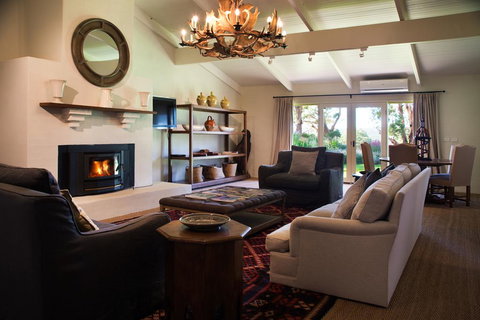 Paul Bangay The Farmhouse - Accommodation VIC 2