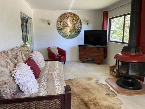 Pear Tree Cottage At Amiens - Accommodation VIC 3