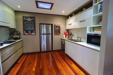 PK Illusions - Accommodation VIC 3