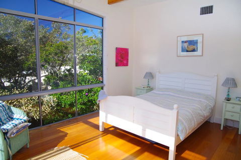 Point Break 14 Korogora Street - Accommodation VIC 3
