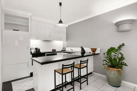 Poolside Apt. In Alamanda Beachfront Resort (55) - Accommodation VIC 3