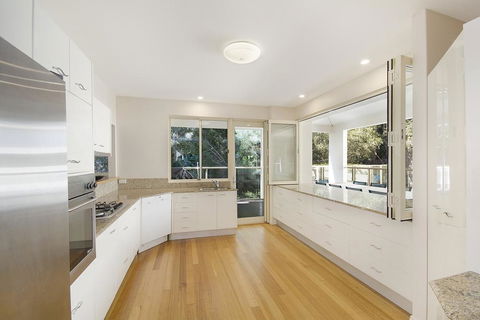 Prestigious House In Little Cove - 4 Baywoods - Accommodation VIC 3