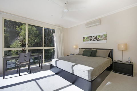 Prestigious House In Little Cove - 4 Baywoods - Accommodation VIC 2