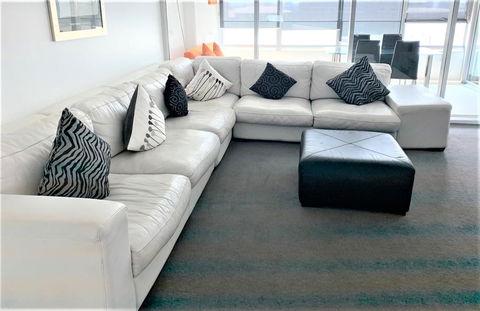 Private Apartments At Q1 - Accommodation VIC 0