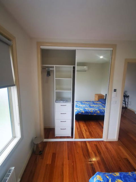 Private Luxury Bedroom - Accommodation VIC 3