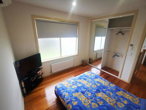 Private Luxury Bedroom - Accommodation VIC 2