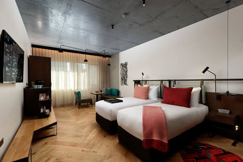 QT Melbourne - Accommodation VIC 3