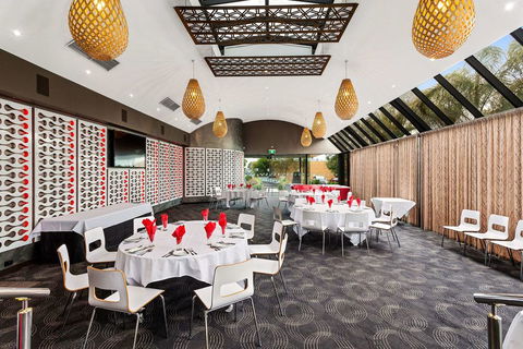 Quality Hotel Taylors Lakes - Accommodation VIC 3