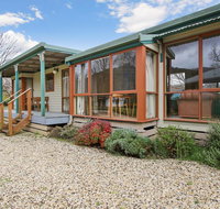 R  R in Bright - Short walk to town - Accommodation VIC