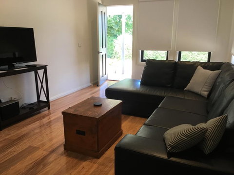 Rail Trail Cottage - Accommodation VIC 1