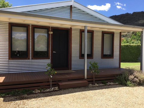 Rail Trail Cottage - Accommodation VIC 2