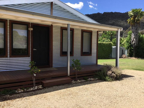Rail Trail Cottage - Accommodation VIC 0