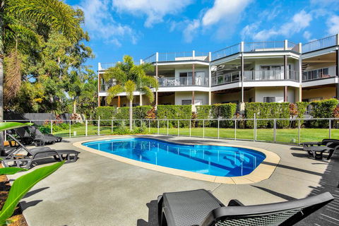 Rainbow Towers 2 - Rainbow Beach, High On The Hill, Panoramic Views, Wi-Fi - Accommodation VIC 0