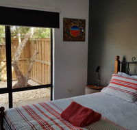 Red Ochre - Large 1BR with Private Courtyard - Accommodation VIC