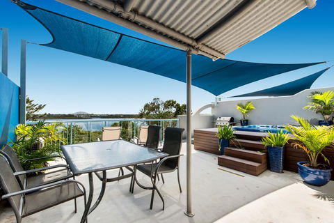 Reflections Holiday Apartments - Accommodation VIC 1