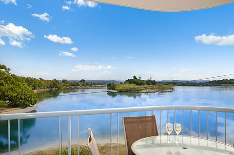 Reflections Holiday Apartments - Accommodation VIC 0