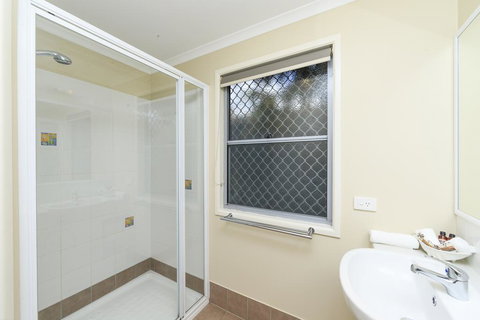 Reflections Holiday Parks Massy Greene - Accommodation VIC 3