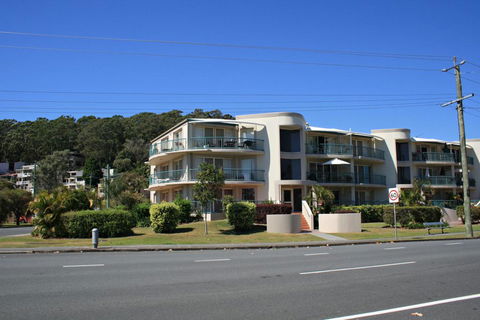 RIVERVIEW, UNIT 6, CURRUMBIN - Accommodation VIC 3