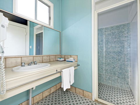 Riviera Motel Bundaberg - Accommodation VIC 3