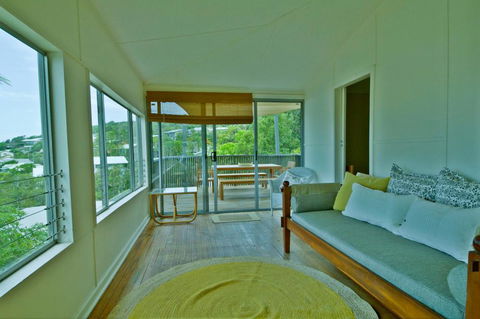 Rosemaree, 24 East Street - Accommodation VIC 3