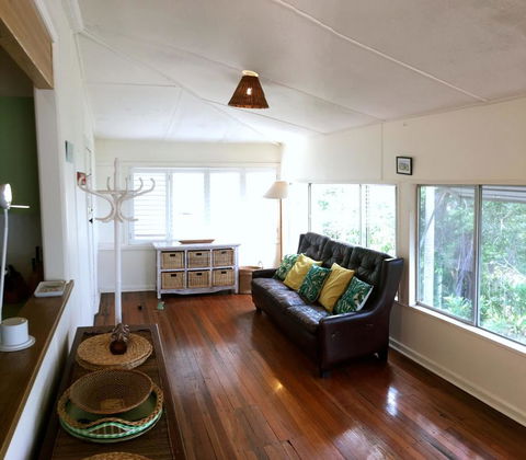 Rosemaree, 24 East Street - Accommodation VIC 1