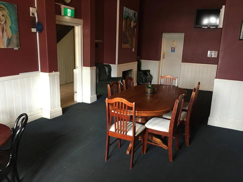 Royal Exchange Hotel - Accommodation VIC 3