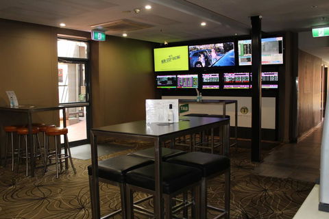 Royal Hotel Orange - Accommodation VIC 2