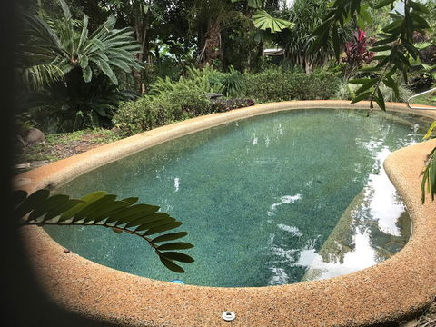 Royal Palm Cottage, Entire Two Bedroom 2 Bathroom House With Pool - Accommodation VIC 2