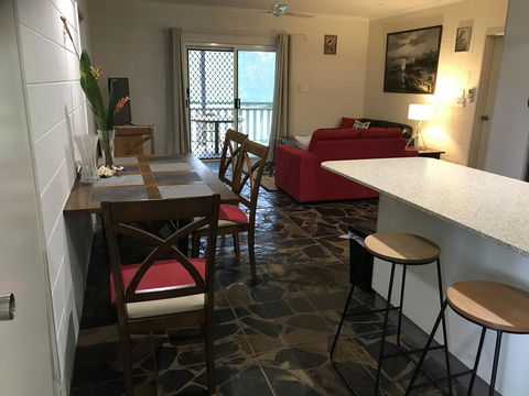 Royal Palm Cottage, Entire Two Bedroom 2 Bathroom House With Pool - Accommodation VIC 1