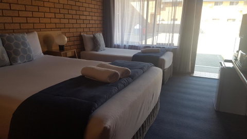 Royal Palms Motor Inn - Accommodation VIC 2