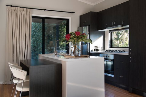 Sanctum - Accommodation VIC 3