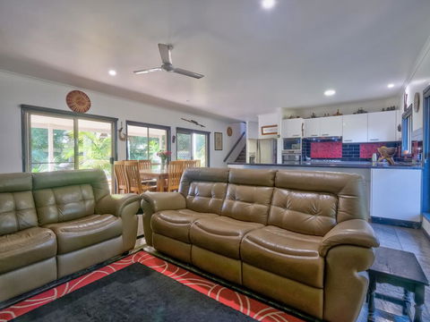 Sandy Feet Retreat Hervey Bay - Accommodation VIC 1