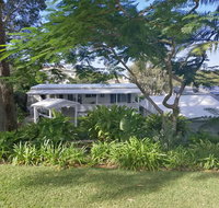 Sapphire Beach Pet Friendly Beach 5 minute walk - Accommodation VIC