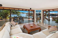 SCHMAN55-WATERFRONT RESORT-STYLE ENTERTAINER