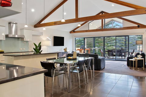 Sea Foam Villas - Accommodation VIC 1