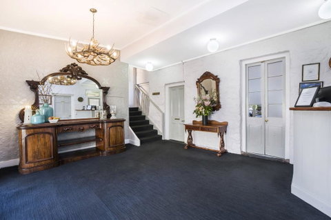 Seacombe House Motor Inn Port Fairy - Accommodation VIC 3