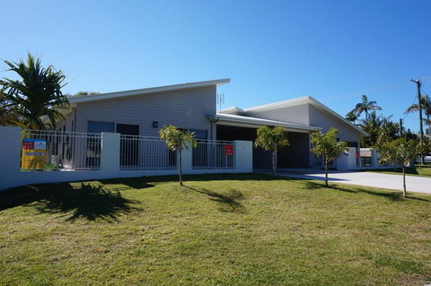 Seadaze 1 - Rainbow Beach, Gorgeous Unit Close To The Beach, Aircon, Pool - Accommodation VIC 0