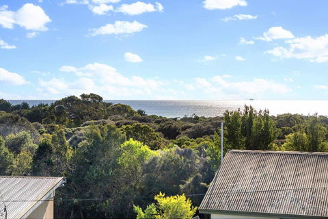 SEASIDE SERENITY 2 - L'Abode Accommodation - Accommodation VIC 3
