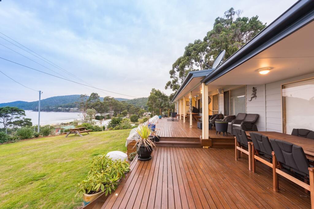 Longley TAS Accommodation VIC