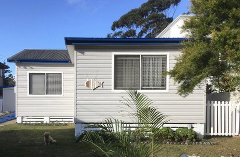 Shellharbour Beach Cottage - Walk Onto Patrolled Beach With Flags In Summer - Accommodation VIC 2