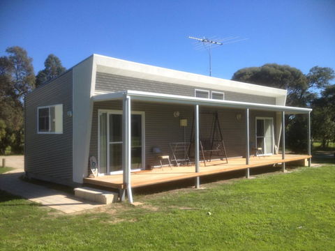 Shetland Park Chalets - Accommodation VIC 3